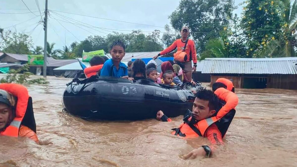 Tempestade Nalgae deixa 164 mortos e mais de 1 milhão de desalojados nas Filipinas após falhas na evacuação