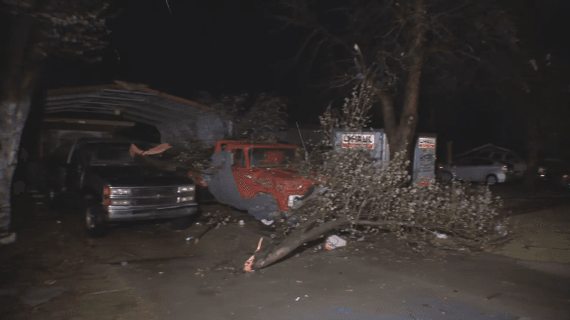 Danos causados por tornado em Tulsa, Oklahoma