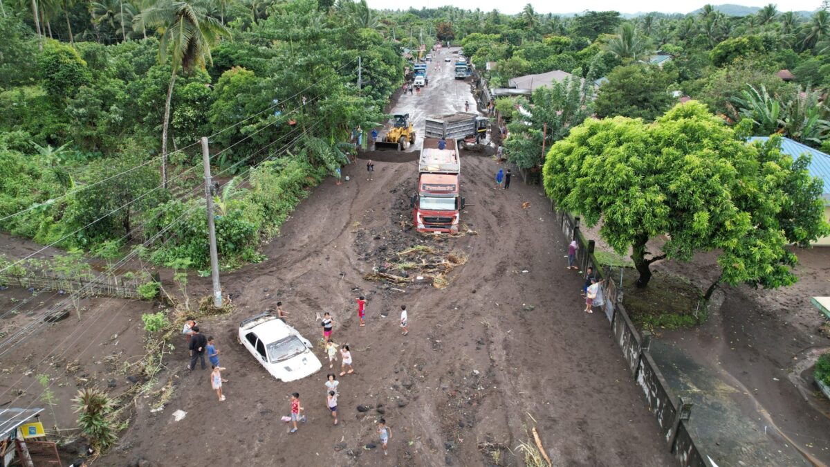 500 mil deslocados em dias: a tempestade tropical que reacendeu a memória do tufão Haiyan nas Filipinas
