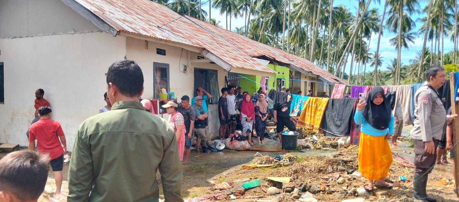 Enchente e deslizamento em Gorontalo Utara, Indonésia