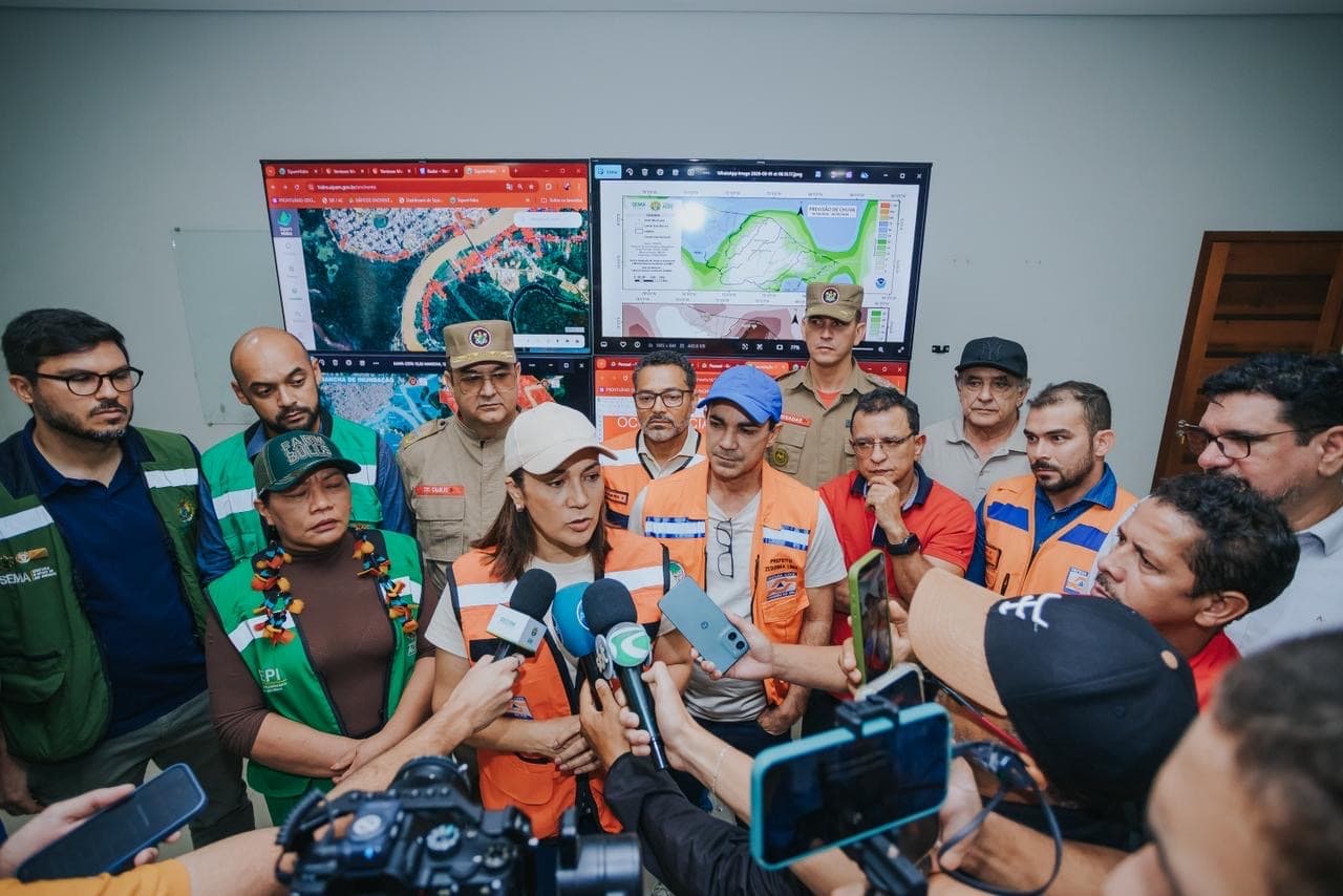 Ação de socorro às famílias atingidas pela enchente do Rio Juruá em Cruzeiro do Sul