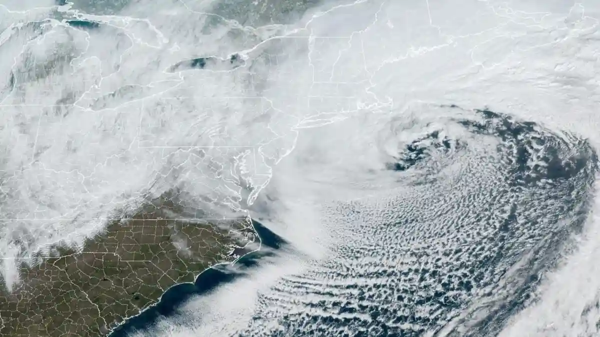 Imagem de satélite mostra o Nor'easter atingindo o Nordeste dos EUA
