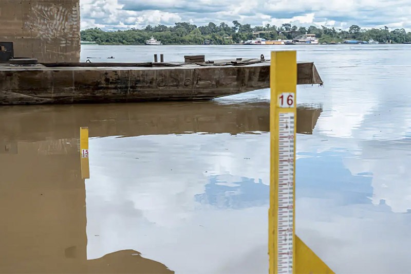 Rio Madeira em queda em Porto Velho