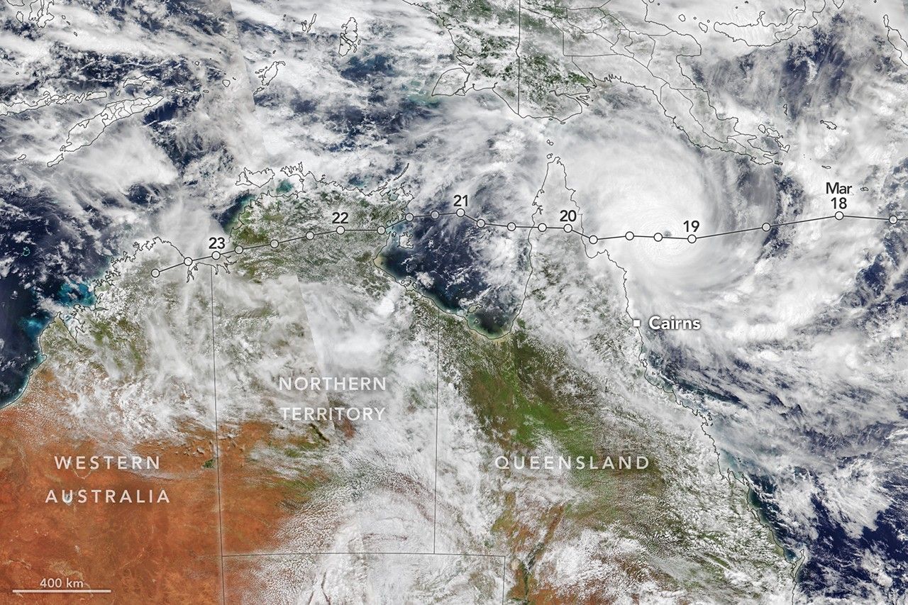 Imagem de satélite do Ciclone Tropical Severo Narelle cruzando o norte da Austrália