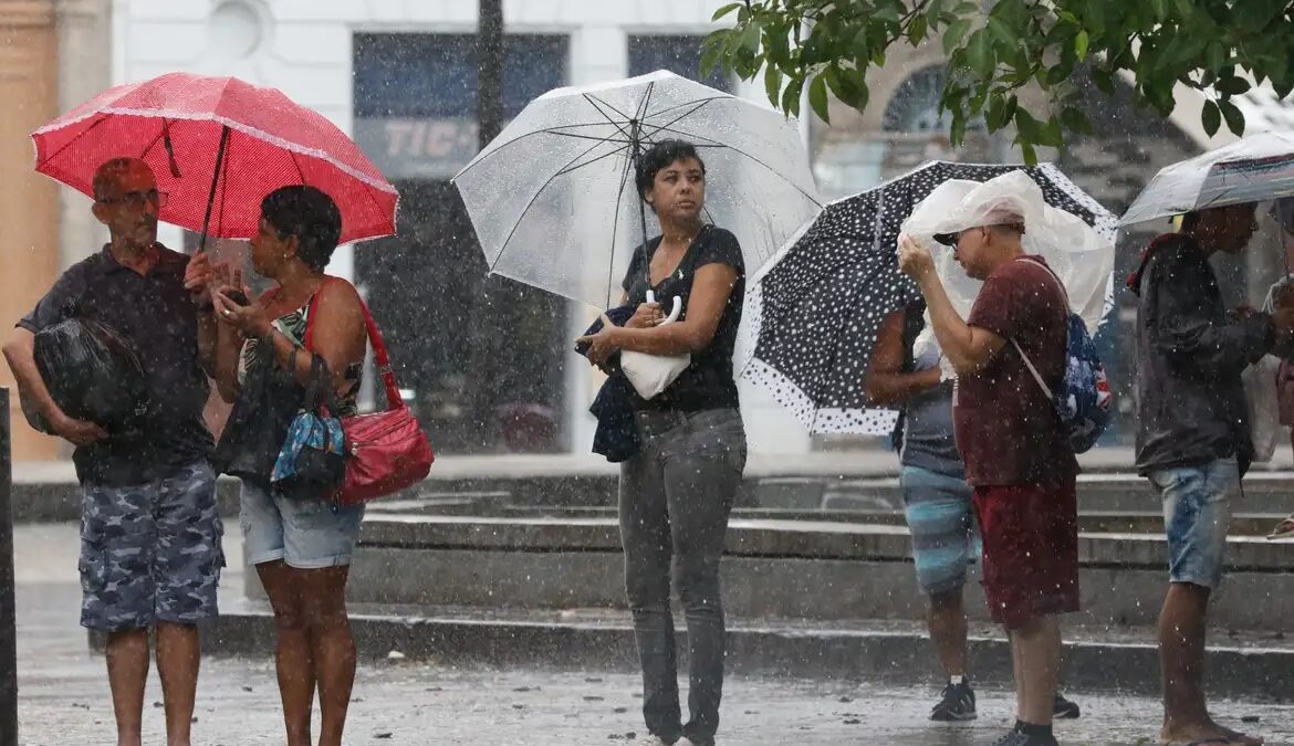 “Não estacione perto de torres de transmissão”: o alerta que já vem com o protocolo de resposta embutido