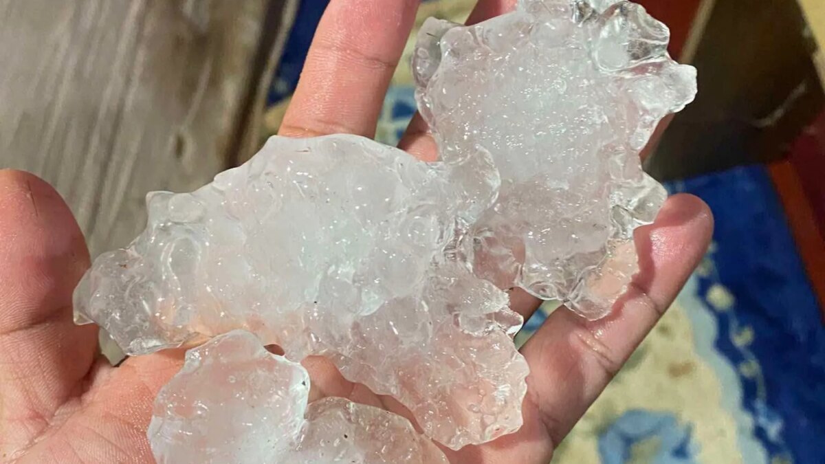 Granizo de 30 centímetros e 492 casas destelhadas: quatro cidades do Paraná decretam emergência