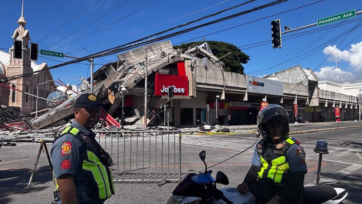 Terremoto M7,8 em Mindanao mata 65, gera tsunami em quatro países e desloca 736 mil pessoas