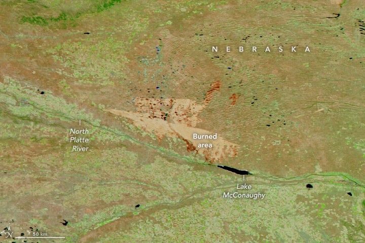 Área queimada pelo incêndio Morrill em Nebraska, vista de satélite